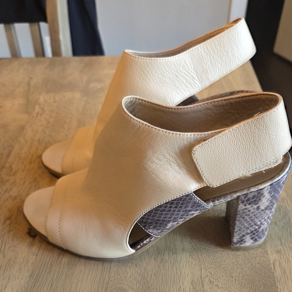 Naturalizer Peep Toe Shoes Block Heel Ivory/Snake Print Size 8‎